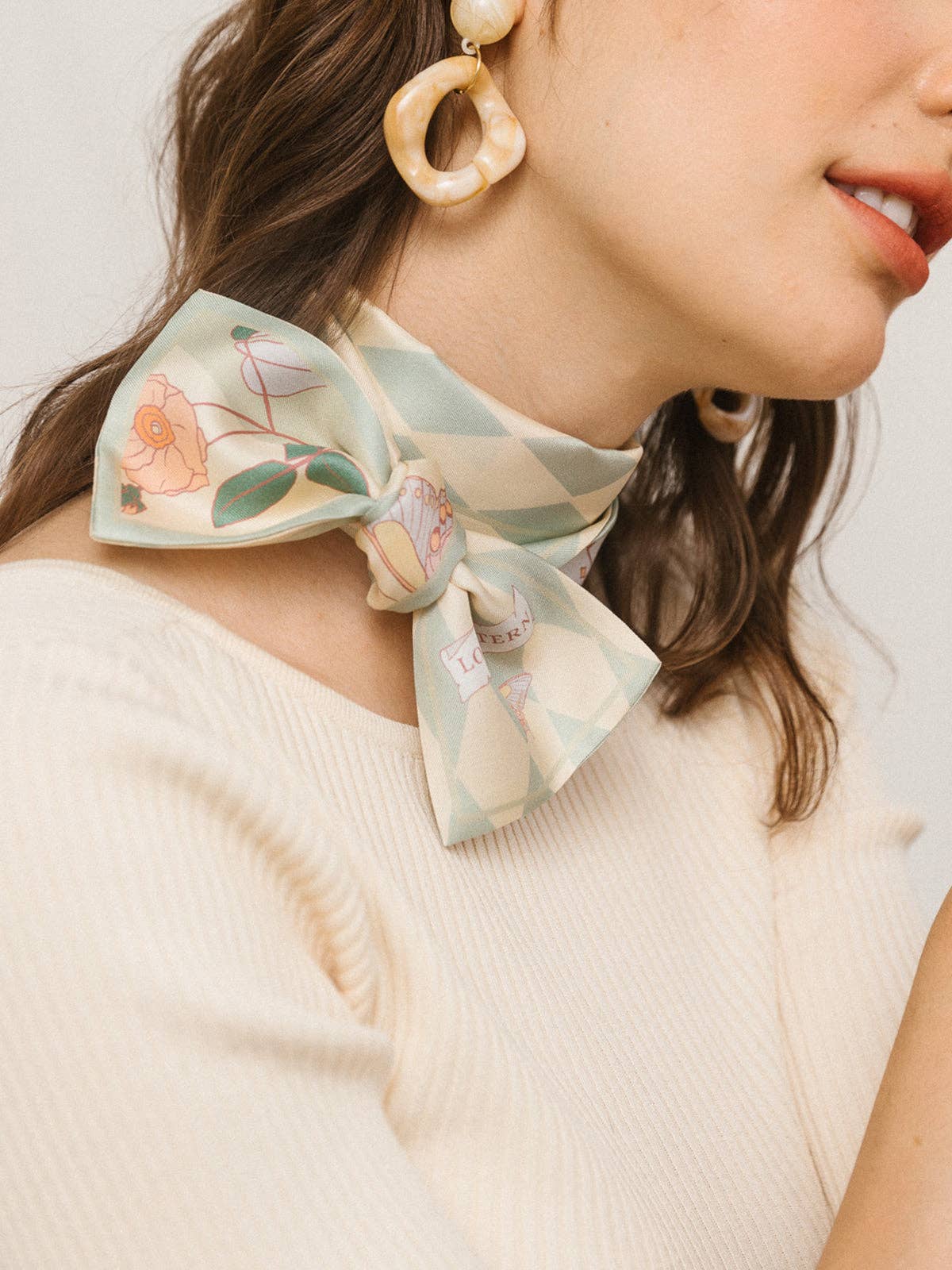 "Wonderland" Silk Twill Neck Bow: Pastel Green